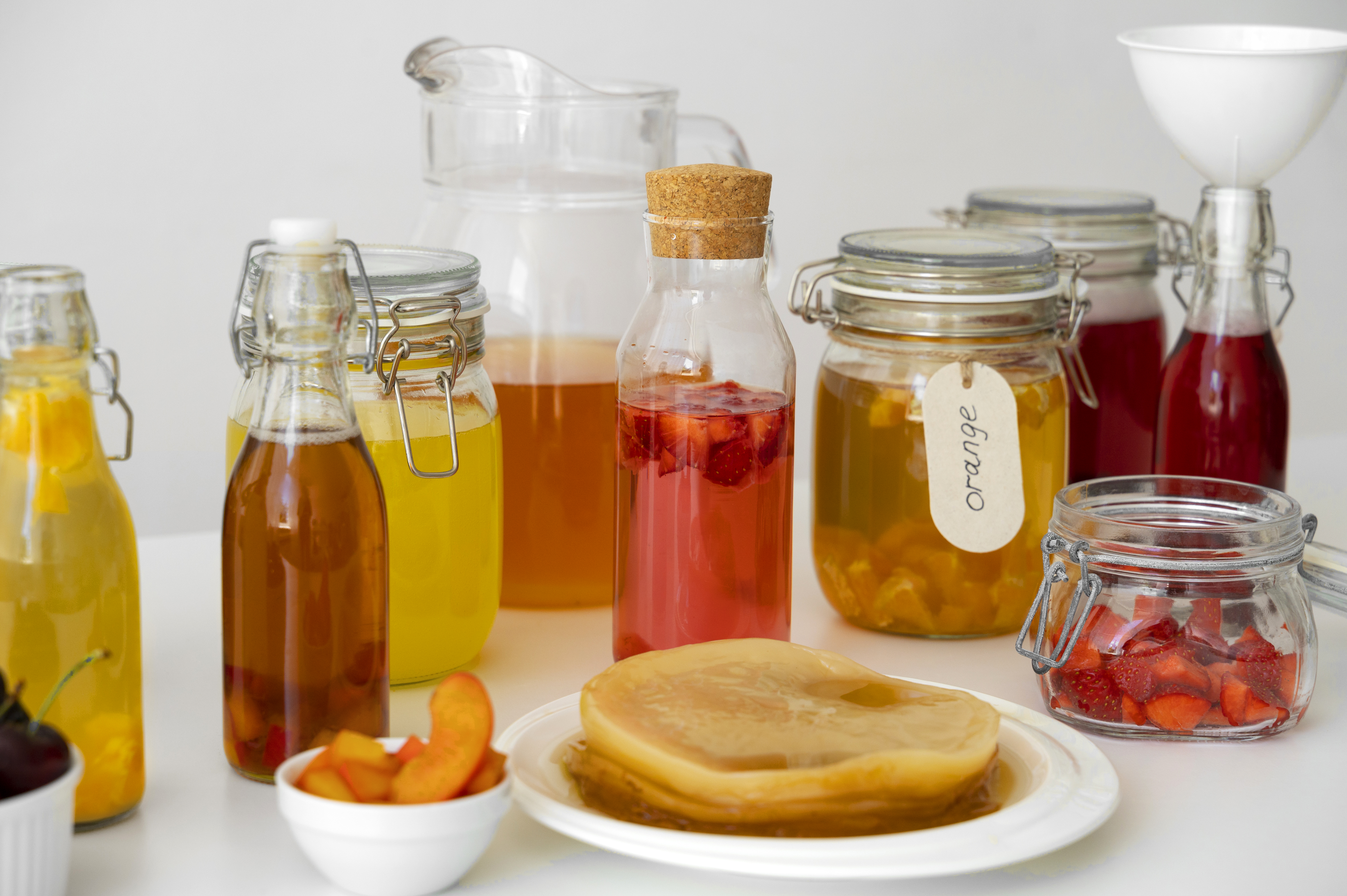 Lịch uống detox 7 ngày kết hợp giữa kombucha và nước ép tự nhiên.